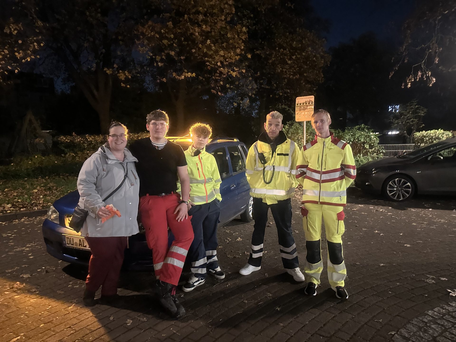 Leuchtende Sicherheitskleidung im Freien